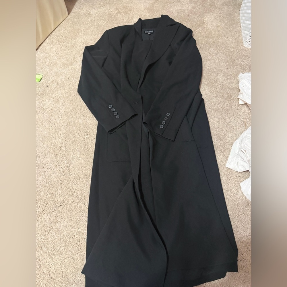 Elegant Black Long Coat Danielle Bernstein